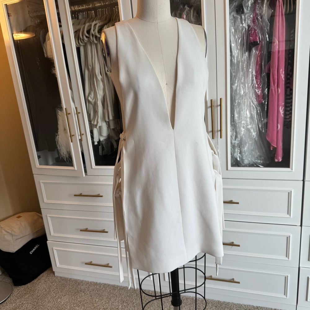 Chic White Backless Dress